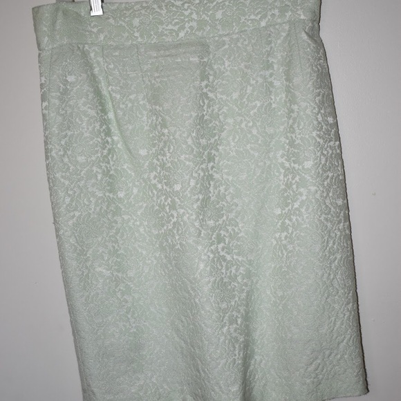 Sfarzo Suit - Picture 4 of 6